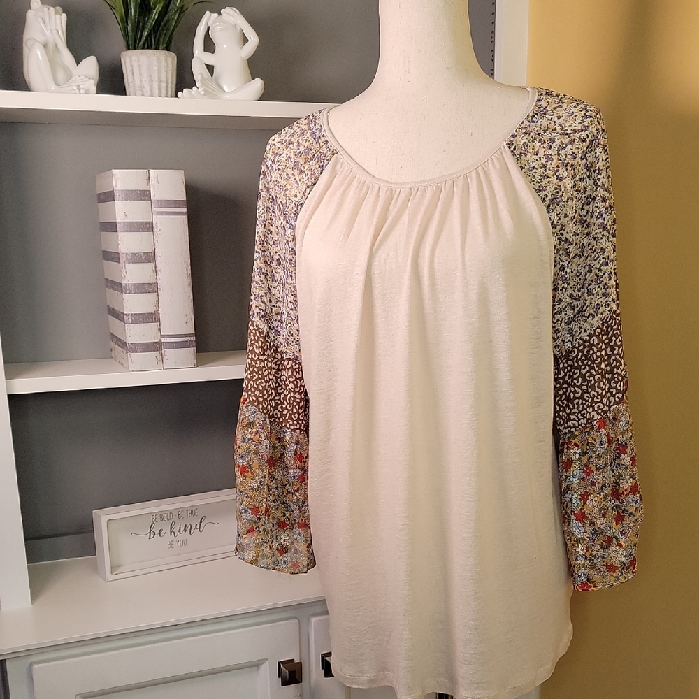 Umgee Beige Tan Floral Sleeve Top Size Large Boho